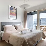 Stylish 3Br Flat W Two Balconies