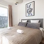 Stylish 3Br Flat W Two Balconies