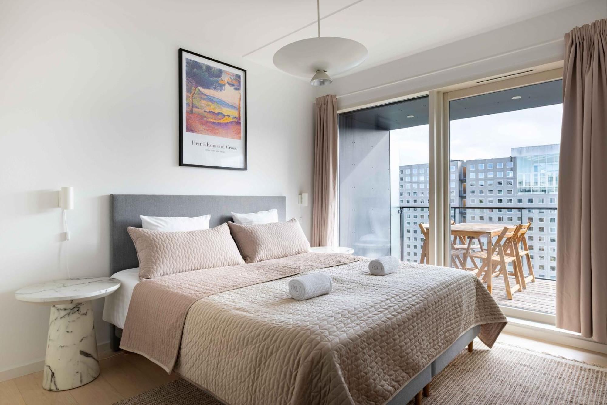 Apartment Stylish 3br Flat W Two Balconies