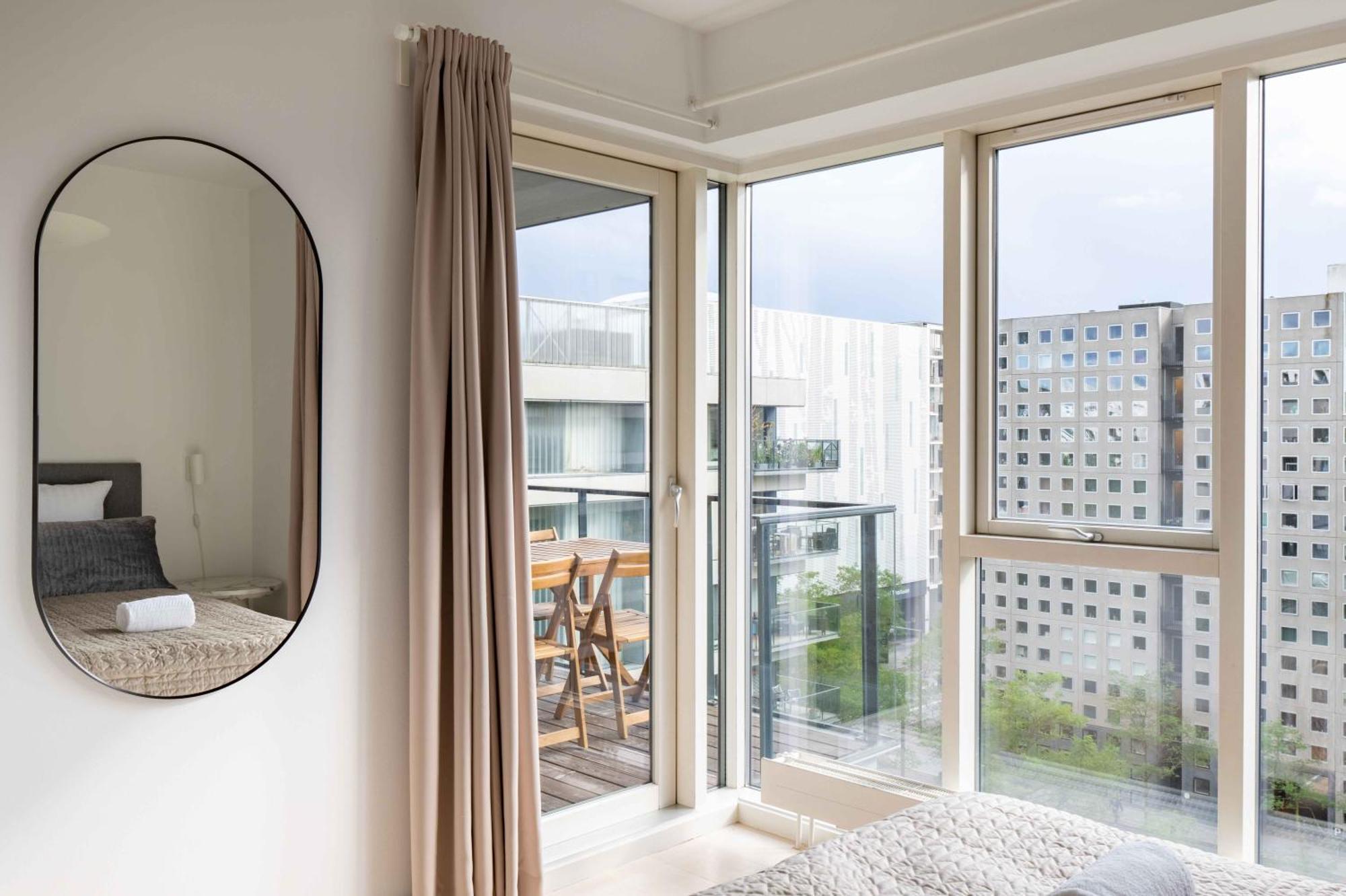 Stylish 3br Flat W Two Balconies *